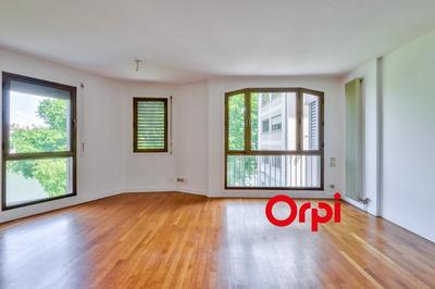 Appartement - 99 m² - 4 pièces