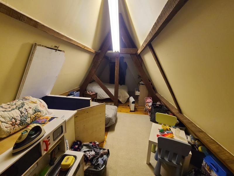 Maison - 210 m² - 10 pièces