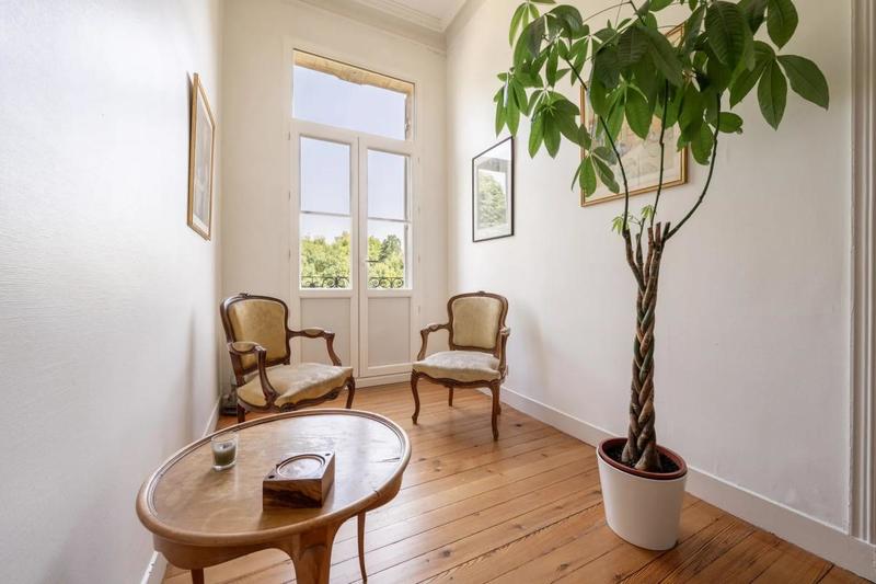 Maison de maîtres - 400 m² - 9 pièces