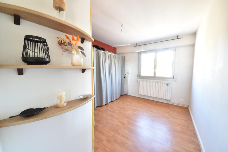 Appartement - 93 m² - 5 pièces