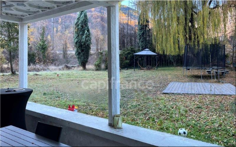 Maison de ville - 341 m² - 13 pièces