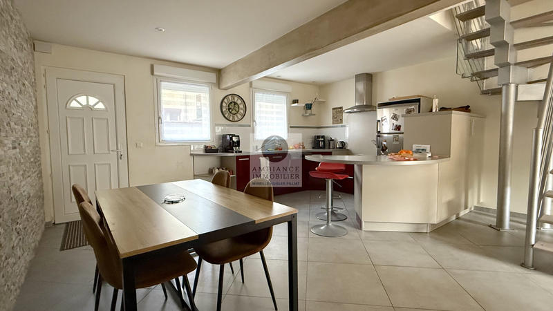 Maison - 101 m² - 6 pièces