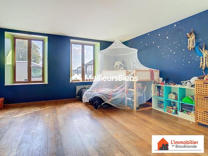 Propriété - 324 m² - 9 pièces