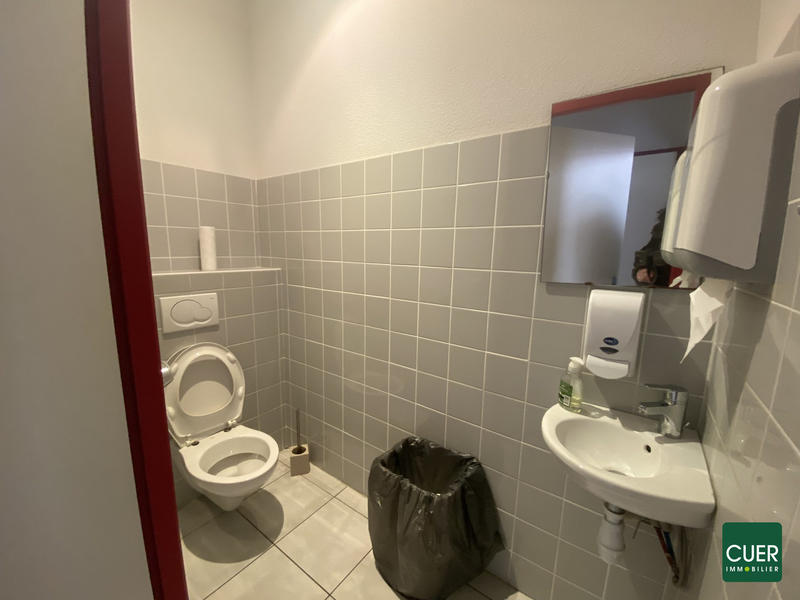 Local commercial - 195 m² - 7 pièces