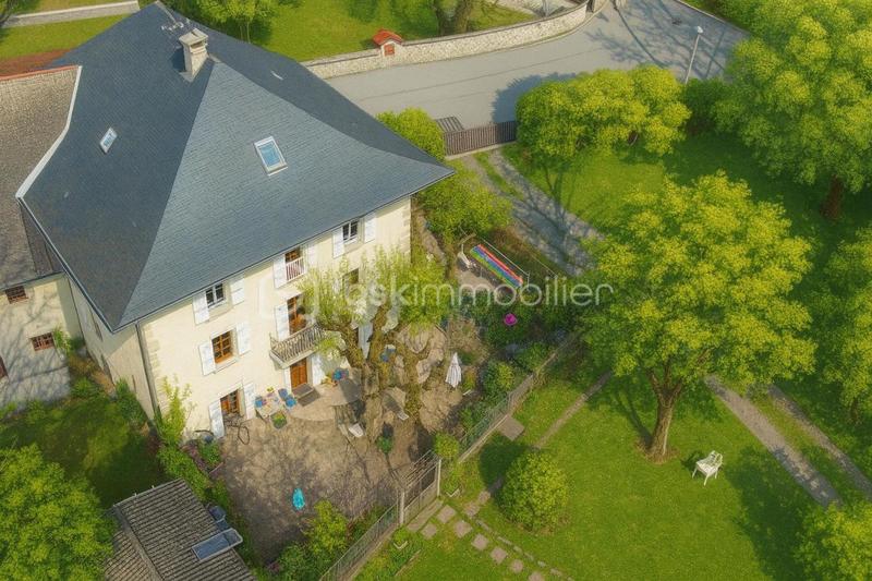 Maison ancienne - 312 m² - 10 pièces