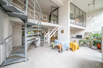 Local d'activités - 152 m²