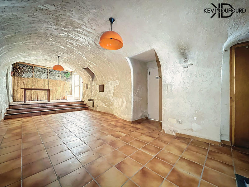 Local commercial - 113 m² - 1 pièce