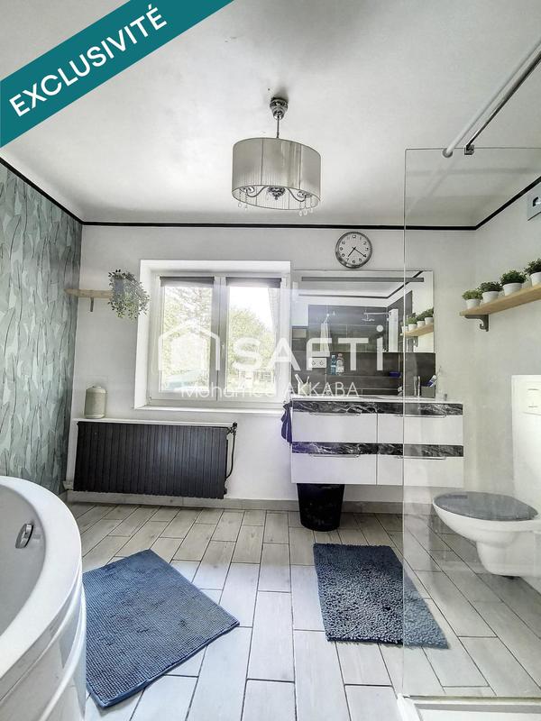 Maison - 250 m² - 8 pièces