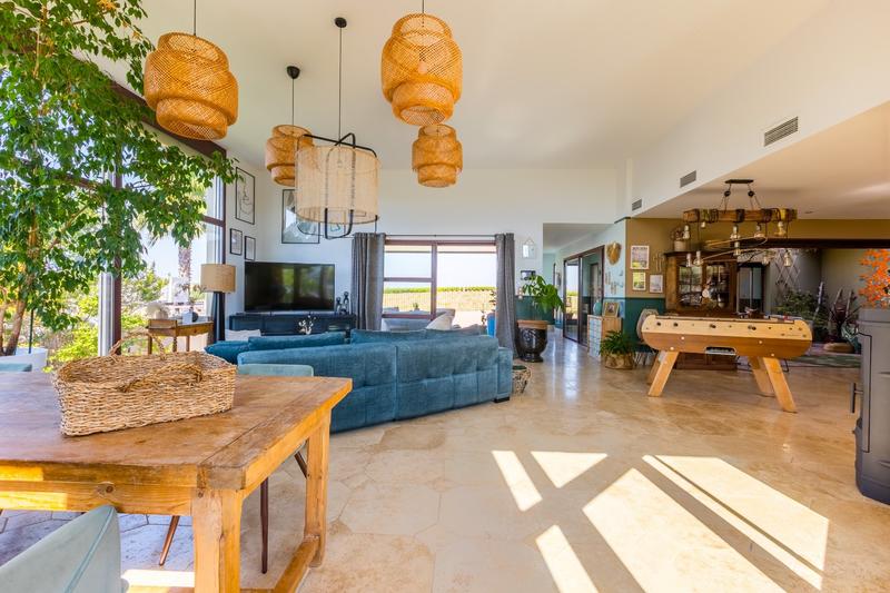 Demeure - 231 m² - 5 pièces