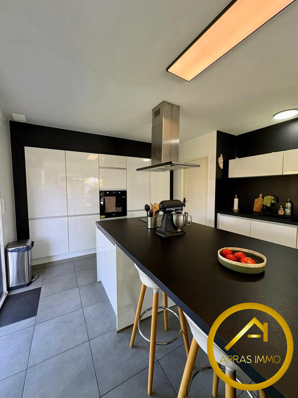 Maison - 112 m² - 7 pièces