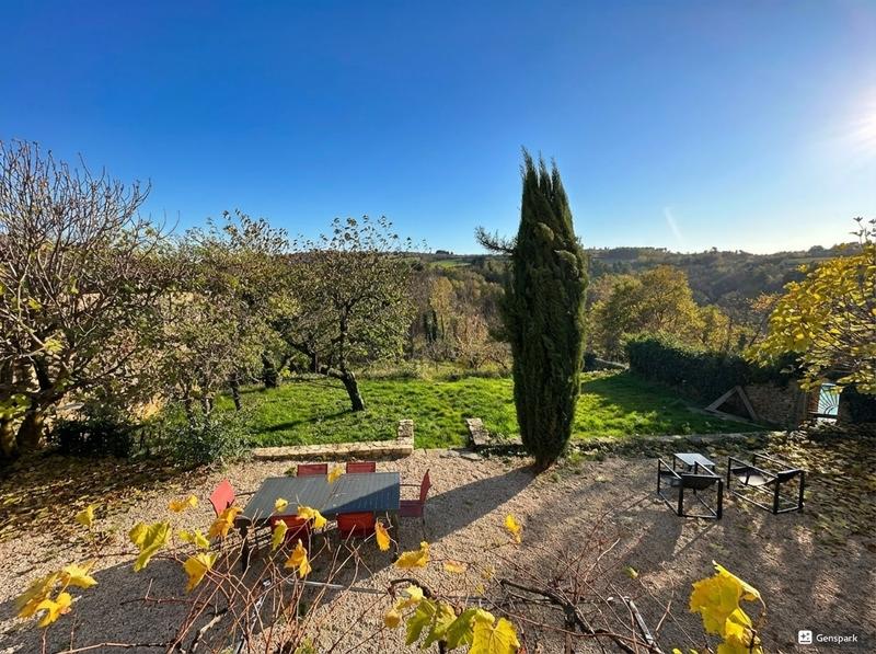 Maison - 357 m² - 11 pièces