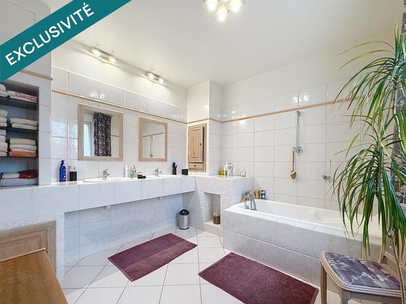 Maison - 150 m² - 10 pièces