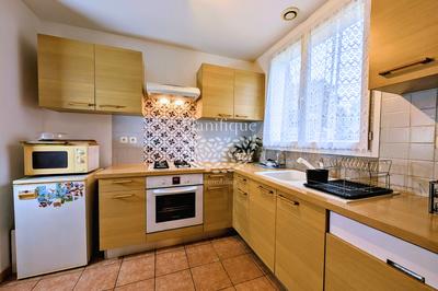 Maison - 96 m² - 5 pièces