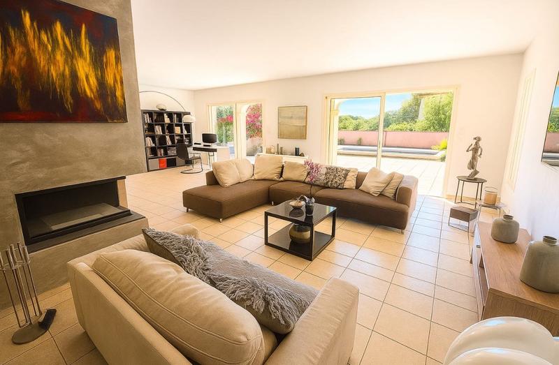 Maison - 205 m² - 6 pièces