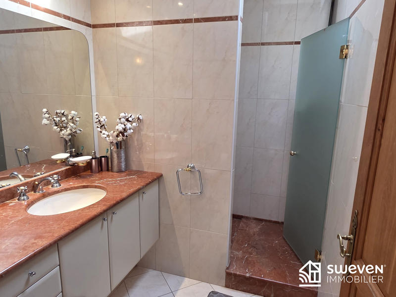 Mas - 360 m² - 10 pièces