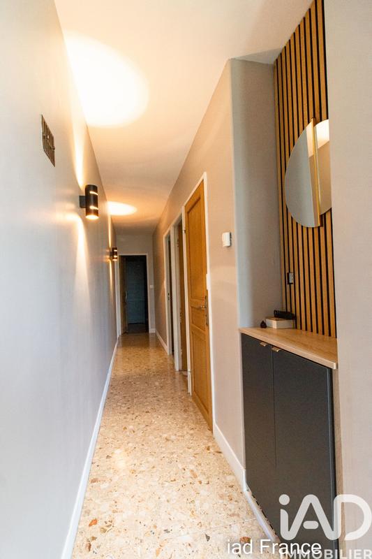 Maison - 225 m² - 8 pièces