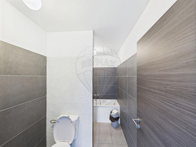 Local commercial - 1 260 m² - 10 pièces