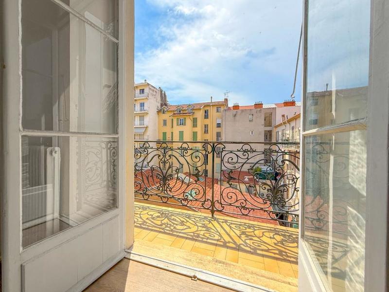 Appartement - 93 m² - 4 pièces