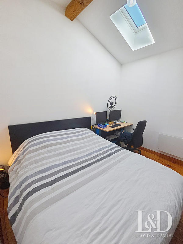 Maison - 376 m² - 15 pièces