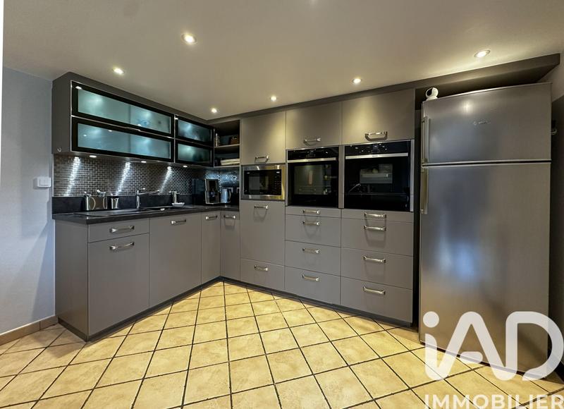 Maison - 370 m² - 10 pièces