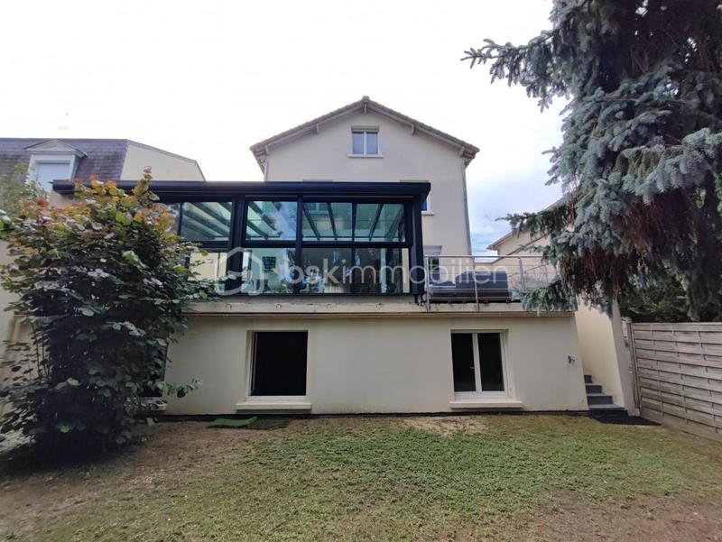 Demeure - 268 m² - 8 pièces