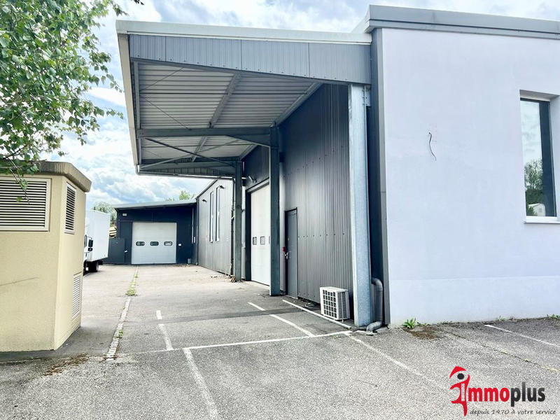 Local commercial - 2 361 m²