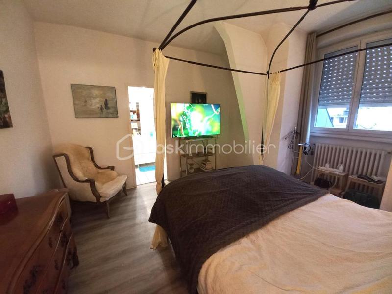 Maison traditionnelle - 275 m² - 15 pièces