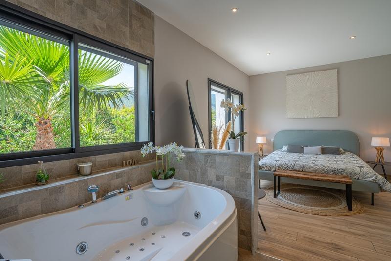 Maison - 200 m² - 6 pièces