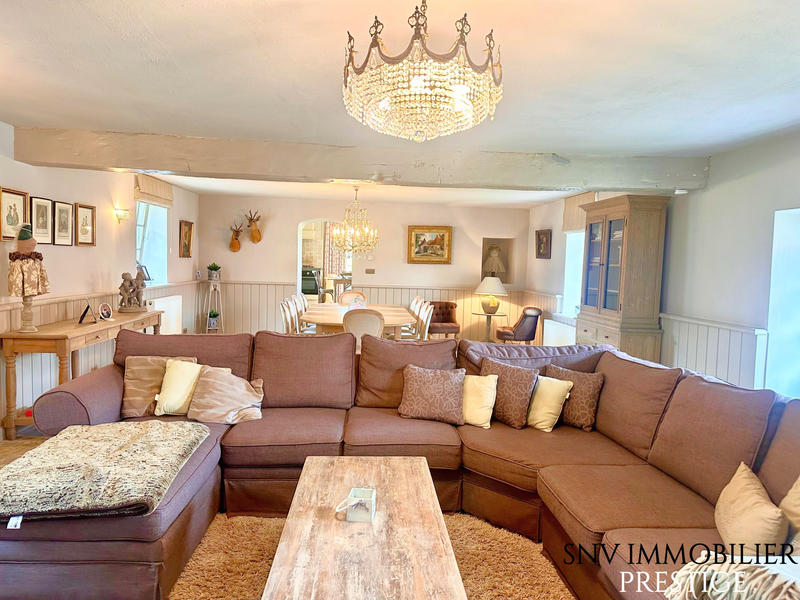 Propriété - 172 m² - 7 pièces