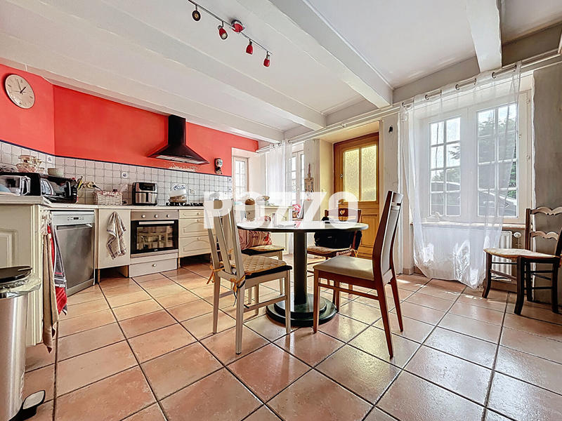 Maison - 276 m² - 7 pièces