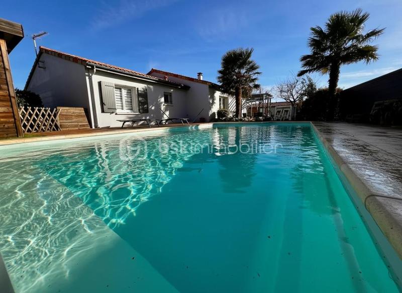 Maison - 152 m² - 7 pièces