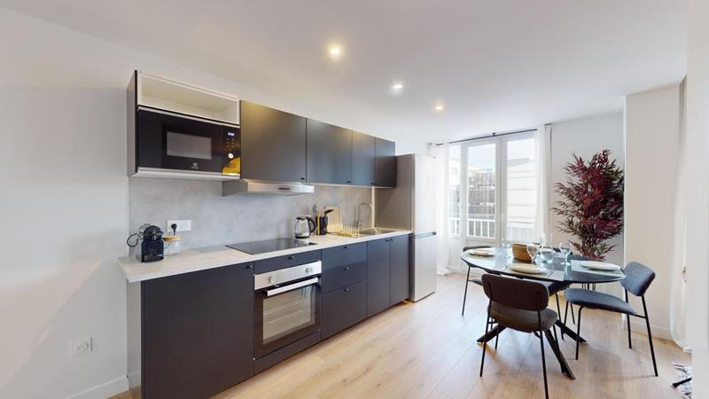 Appartement - 82 m² - 5 pièces