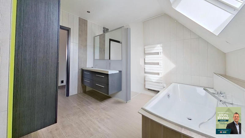 Maison - 152 m² - 6 pièces