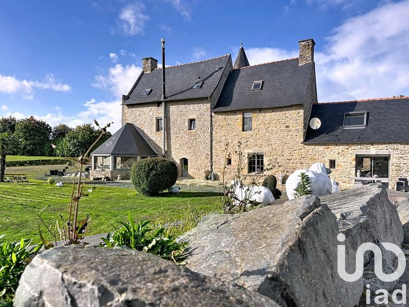 Maison - 312 m² - 8 pièces