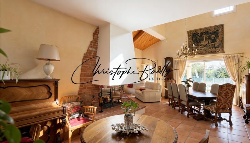 Maison - 223 m² - 7 pièces