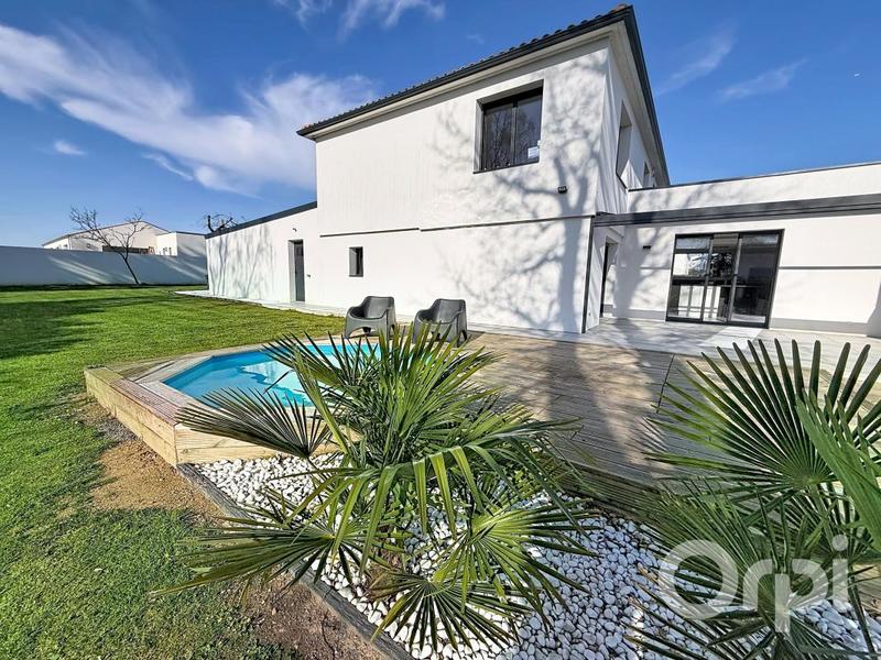 Maison de ville - 210 m² - 7 pièces