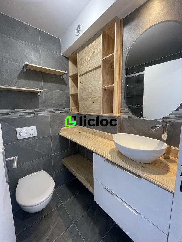 Appartement - 80 m² - 6 pièces