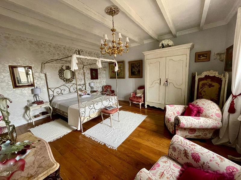 Bastide - 295 m² - 8 pièces