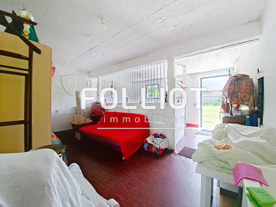 Maison - 200 m² - 2 pièces