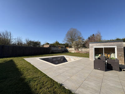 Maison - 250 m² - 4 pièces