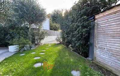 Maison - 177 m² - 7 pièces