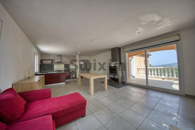 Villa - 100 m² - 5 pièces