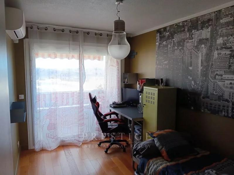 Appartement - 76 m² - 4 pièces