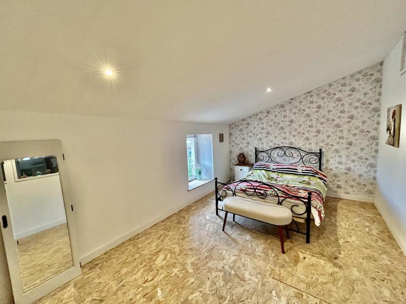 Maison - 185 m² - 7 pièces