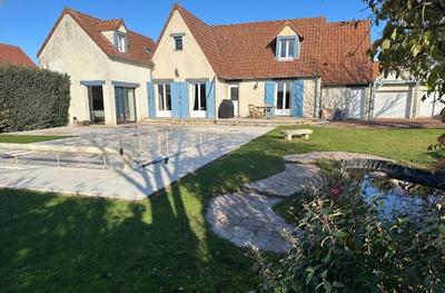 Maison - 210 m² - 7 pièces