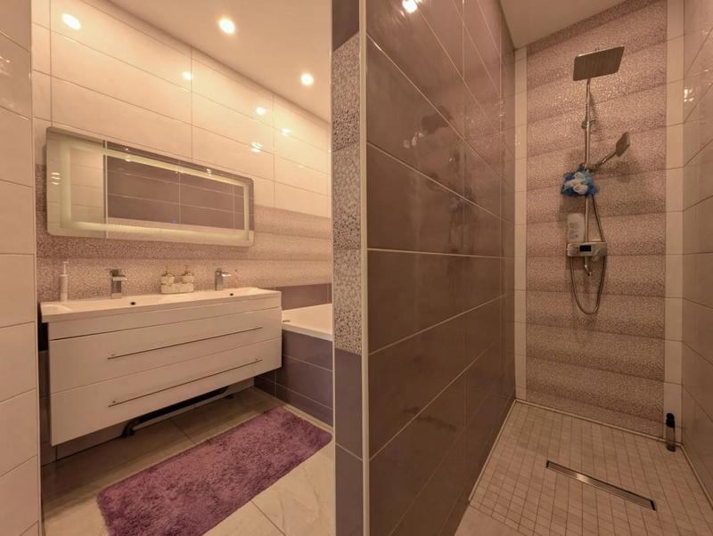 Maison - 196 m² - 6 pièces