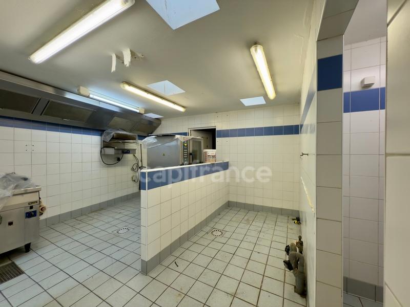 Maison - 200 m² - 9 pièces