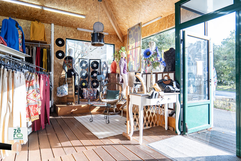 Fonds de commerce - Magasins - 150 m²