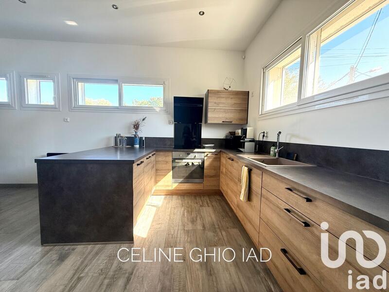 Maison - 95 m² - 4 pièces