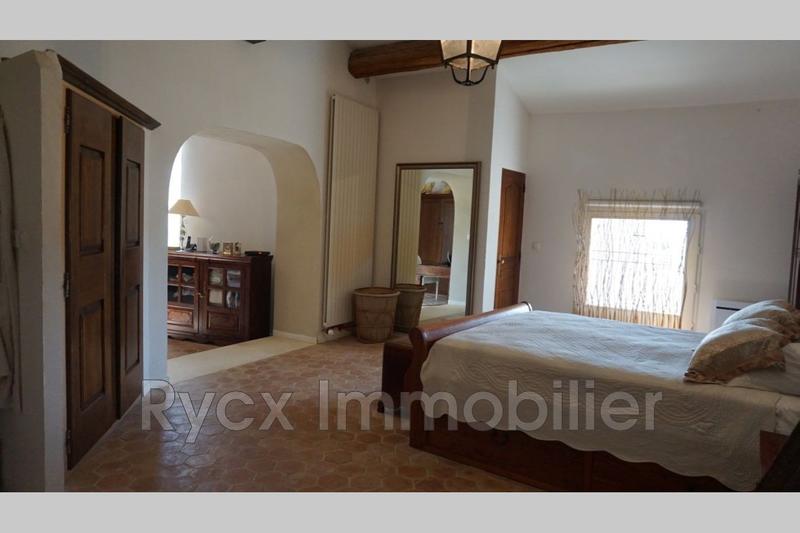 Maison - 285 m² - 9 pièces